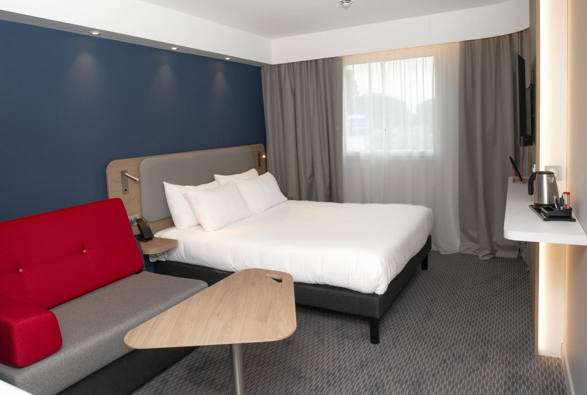 Holiday Inn Express Caen Epron By Ihg Экстерьер фото
