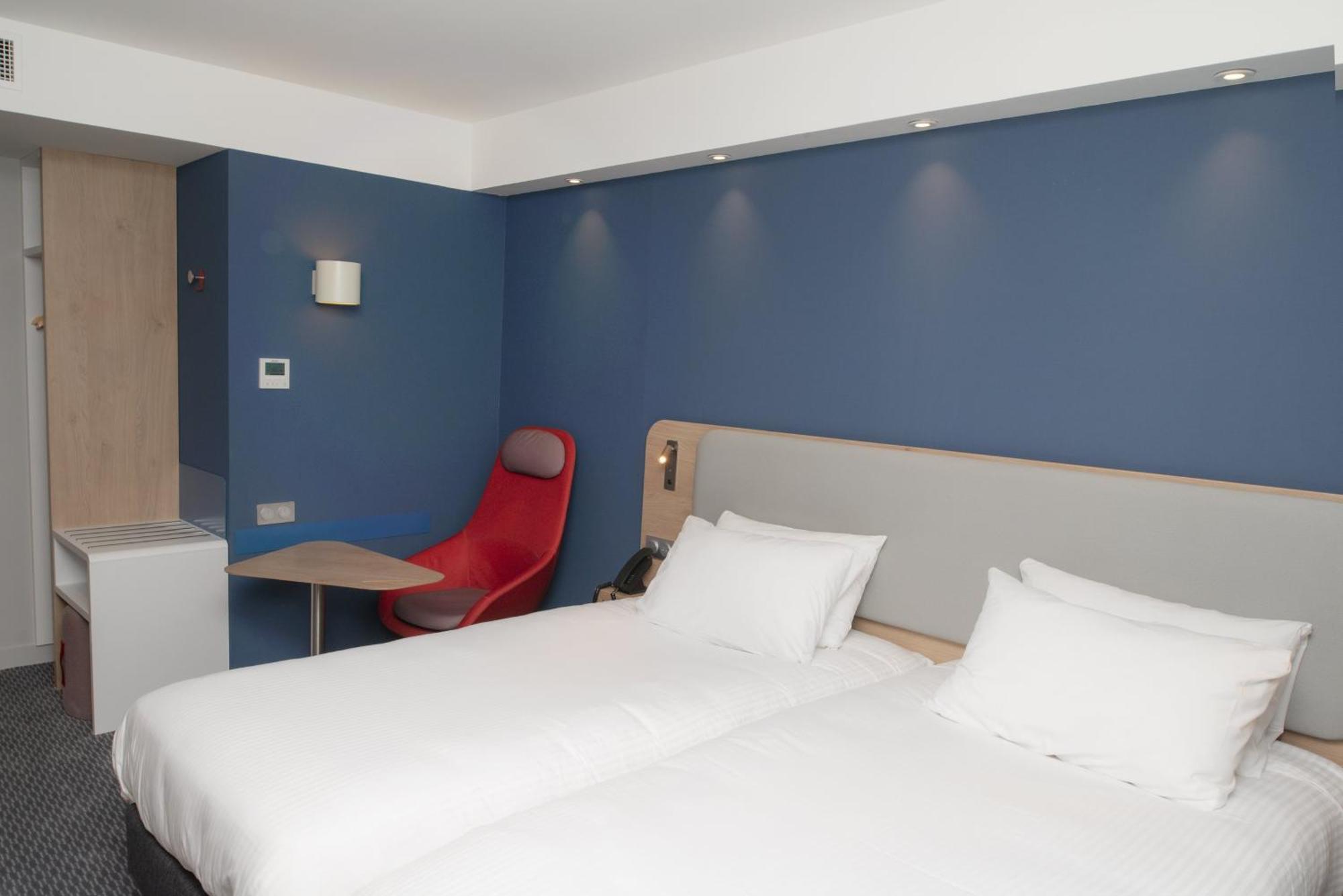 Holiday Inn Express Caen Epron By Ihg Экстерьер фото