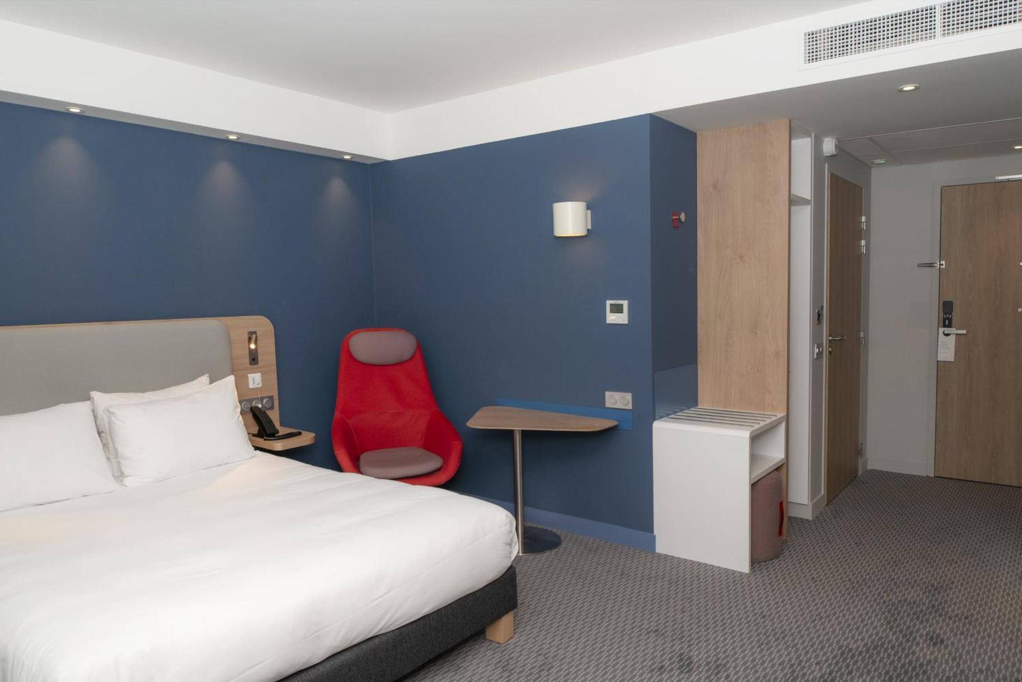 Holiday Inn Express Caen Epron By Ihg Экстерьер фото