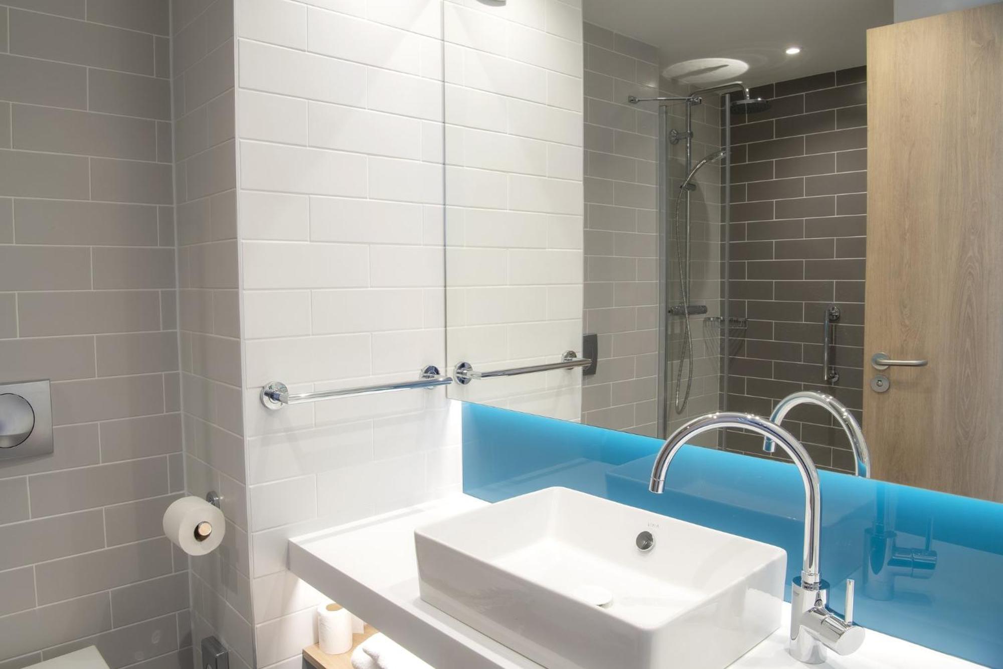 Holiday Inn Express Caen Epron By Ihg Экстерьер фото