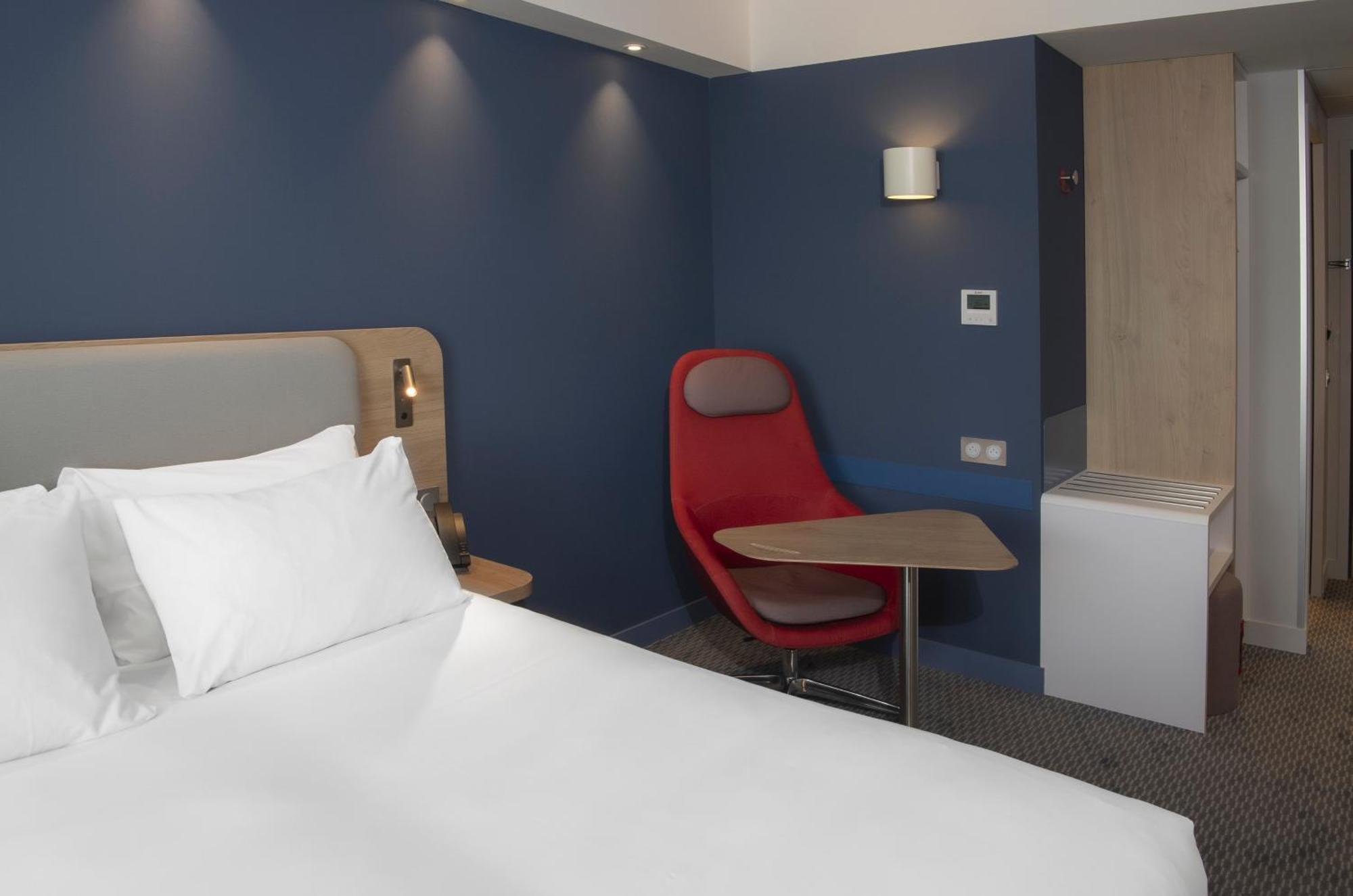 Holiday Inn Express Caen Epron By Ihg Экстерьер фото