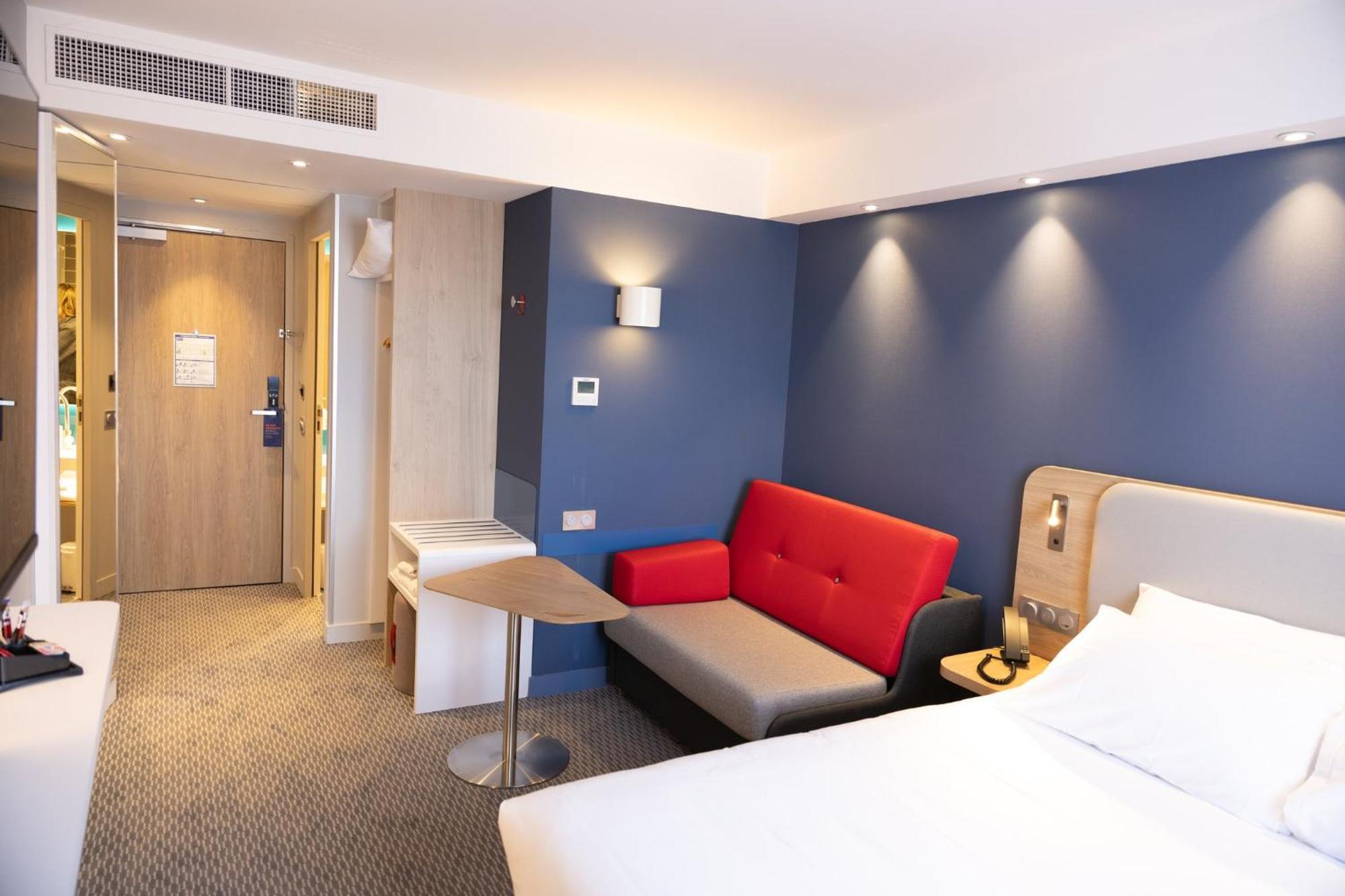 Holiday Inn Express Caen Epron By Ihg Экстерьер фото