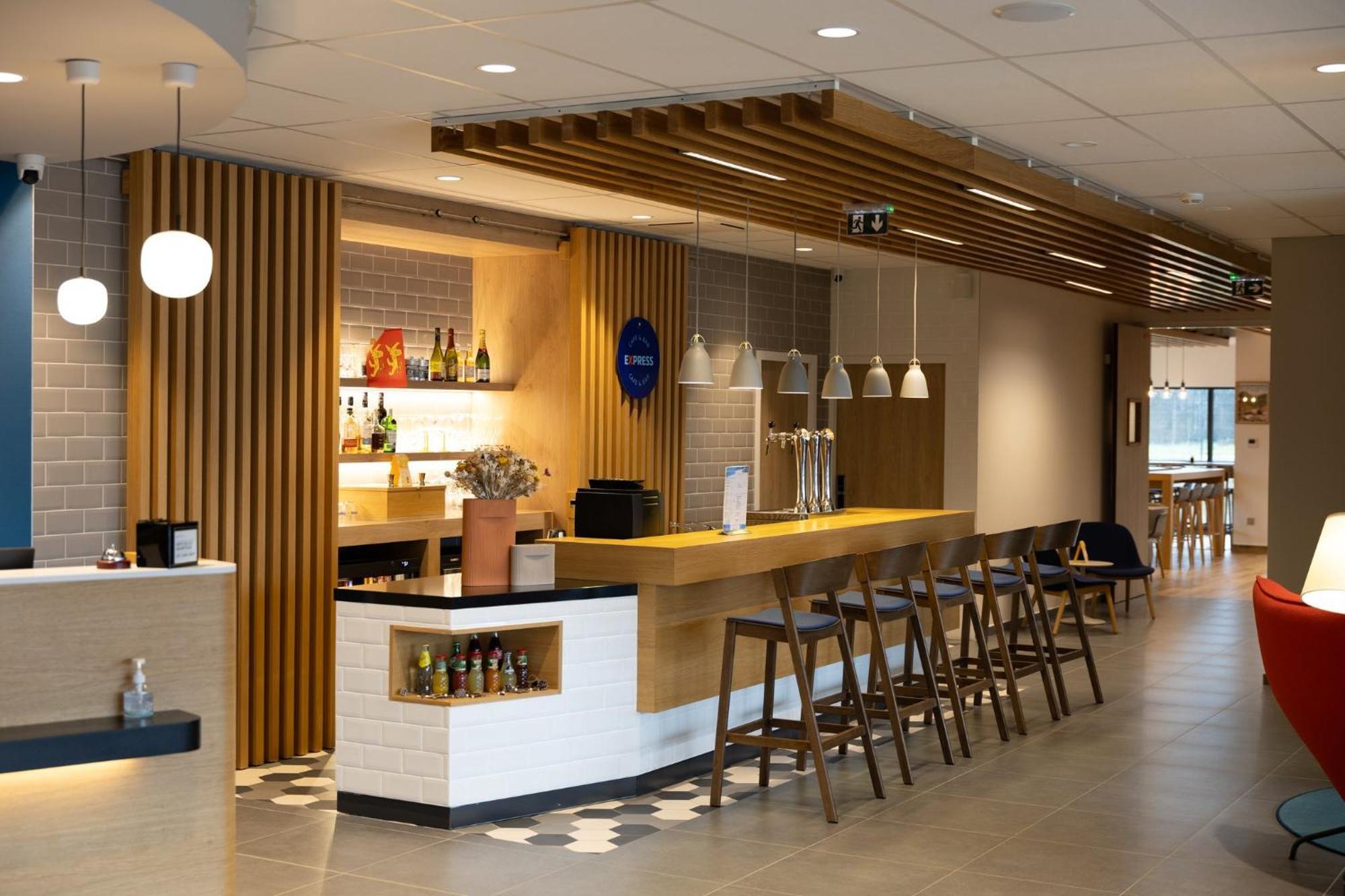 Holiday Inn Express Caen Epron By Ihg Экстерьер фото
