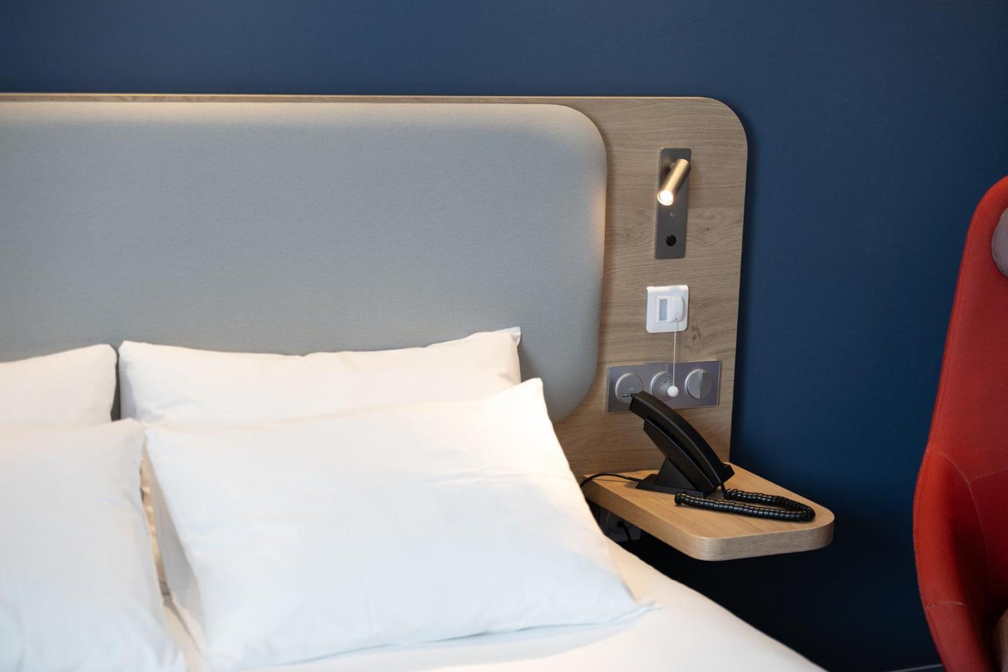 Holiday Inn Express Caen Epron By Ihg Экстерьер фото